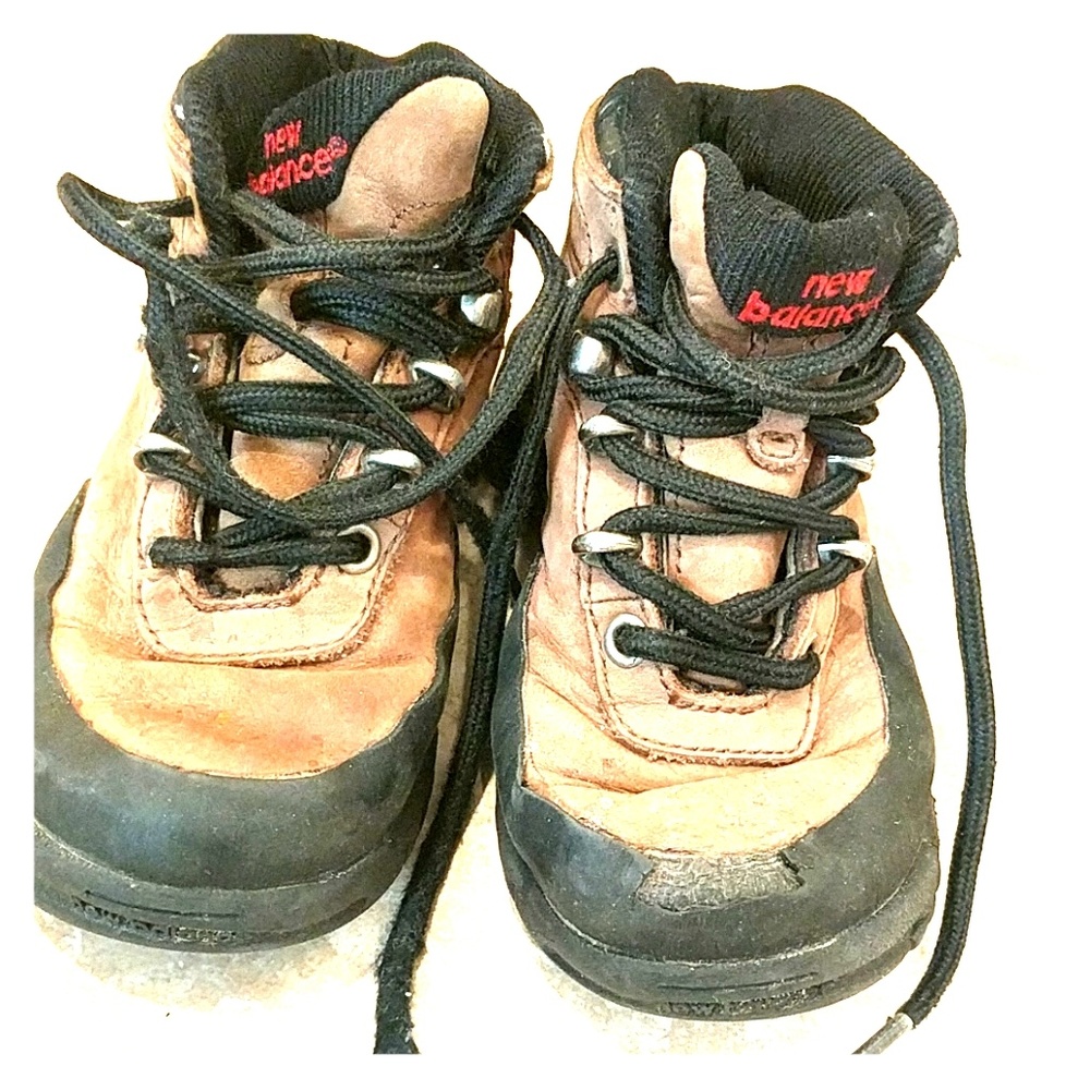 New Balance waterproof shoe boots in brown leather